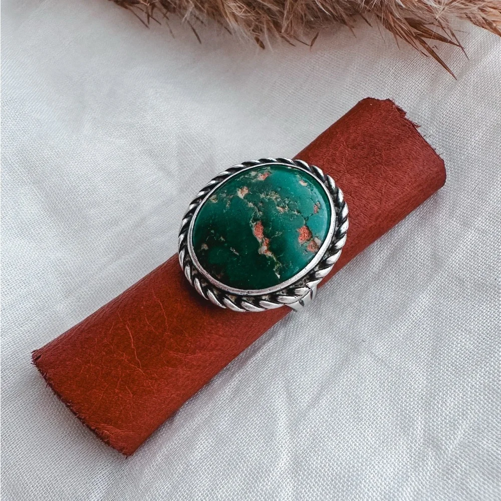 Vintage Size 7 turquoise and silver ring - Picture 2 of 4